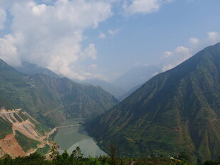 壮丽山河中的山水景致