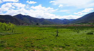 草原山谷美景