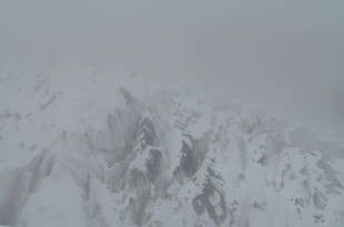 雪山壮丽景致