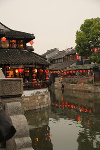 江南水乡夜景 古建映灯火