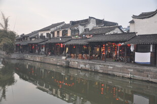 江南水乡沿河古街景致