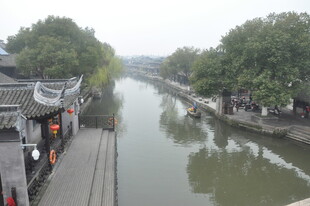 江南水乡河畔古朴景致