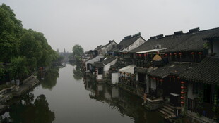 江南水乡古巷临水景致