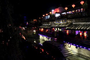 古镇夜景 璀璨灯火映水乡
