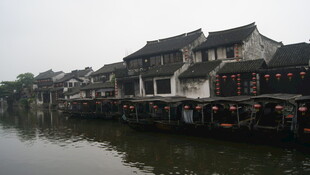 江南水乡临河古建筑群
