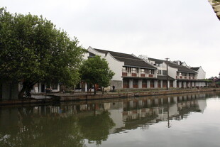 江南水乡沿河古建筑风景