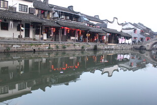 江南水乡古街临水景致