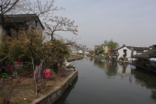 江南水乡河道风景图