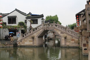 江南水乡石桥古建筑景观