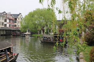 江南水乡 小船悠悠赏景