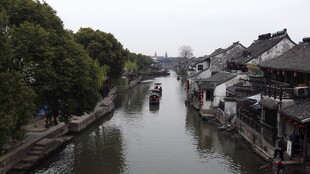 江南水乡古巷小河景致