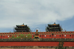 红墙古建筑 尽显历史韵味