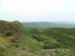 绿色山丘风光