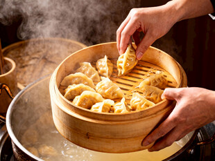 手工制作美味蒸饺瞬间