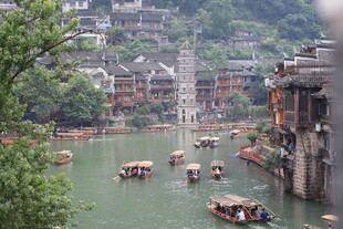 湘西凤凰古城河畔美景