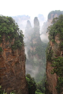 张家界奇峰云雾美景