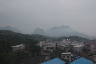 山间城镇景致