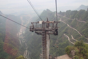 山间索道设施