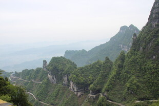 壮丽山峦景观