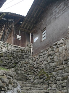 古朴石砌山村民居