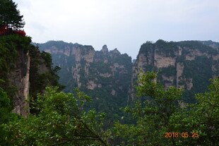 壮丽山峰景色