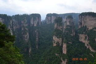 张家界奇峰林立壮美景观