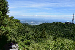 山林远眺美景