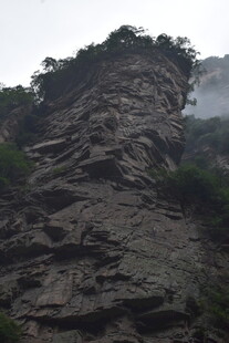 巍峨嶙峋的奇特山峰
