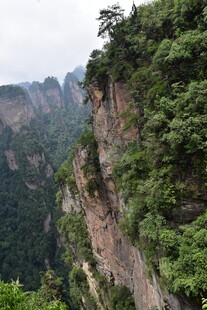 壮丽险峻的山景风光