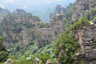 壮丽奇峰景观