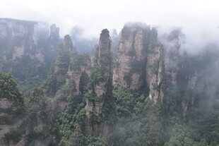 张家界奇峰云雾景观