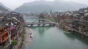 烟雨古镇 河畔古桥美景