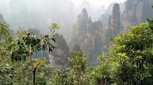 张家界奇峰云雾美景