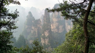 张家界奇峰云雾美景