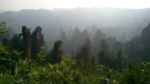 张家界奇峰云雾美景