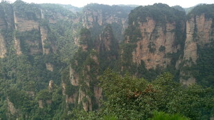 壮丽奇峰景观