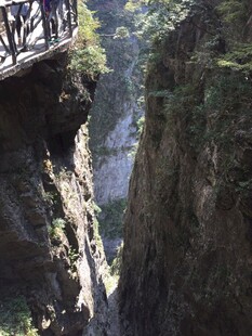 悬崖栈道 领略自然险峻