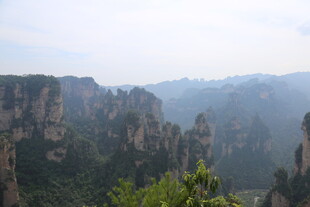 壮丽奇峰景观