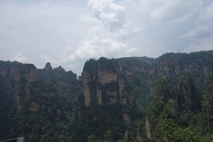 壮丽奇峰景观