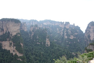 壮丽奇峰景观
