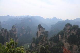 壮丽奇峰景观
