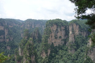 壮丽奇峰景观