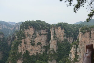 壮丽险峻的高山景观