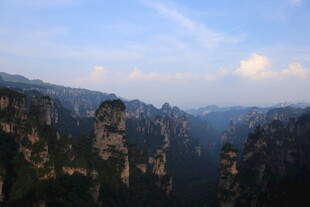 壮丽奇峰景观