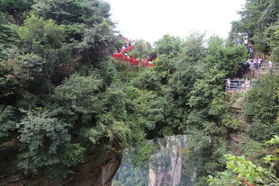 张家界峡谷玻璃桥景观