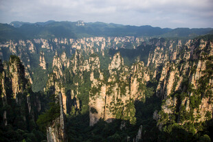 张家界奇峰壮丽景观