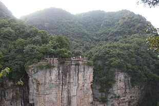 壮丽险峻的高山景观