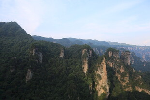 壮丽山峰景色