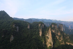 壮丽山峰景观
