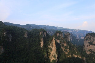 壮丽山峦景色